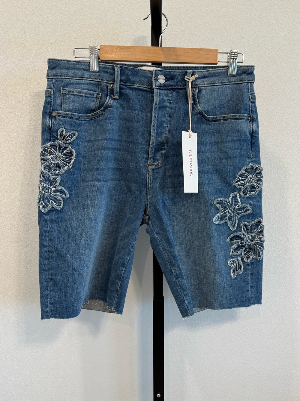 NWT DRIFTWOOD Floral Embroidered Bermuda Denim Shorts Sz 30/10